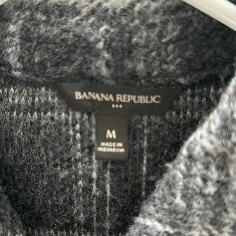Gorgeous Banana Republic black and white Shacket size medium. Never worn - Picture 3 of 5
